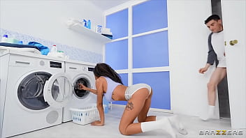 Teman Sekamar Yang Suka Ngentot Dan Puasin Gairah 2