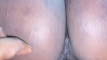 Adik Dan Kakak Tiri Berbagi Kenikmatan Ranjang