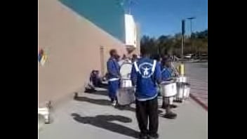 Orkes Penggairah Malam Yang Menggoyang Ranjang