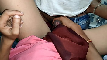 मुंबई का आशु और उसकी भाभी का गरम साथ… दोनों एक साथ चुदाई का मज़ा लेते हुए, साफ हिंदी आवाज़ में