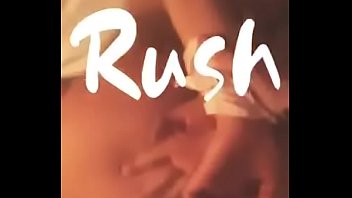 Perempuan Tiongkok Seksi Yang Sedang Dimasuki Di Kemaluannya