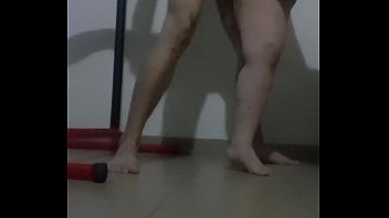 Aku Menggenjot Teman Ibuku Yang Ranum Sampai Ia Memekik Nikmat