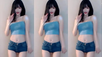 Cô Gái Trung Quốc Uốn éo Thân Hình Nóng Bỏng Trong điệu Nhảy Quyến Rũ