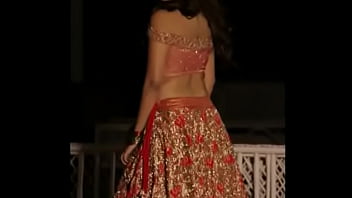 Pemotretan Seksi Gadis India Yang Menggoda