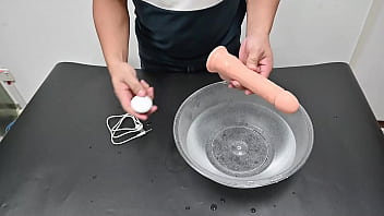 Uji Coba Dildo Dengan Remote Kontrol Yang Bisa Ngecas, Getar, Dan Panas Untuk Lihat Seberapa Mantap Kualitasnya Dari Pabrik China.
