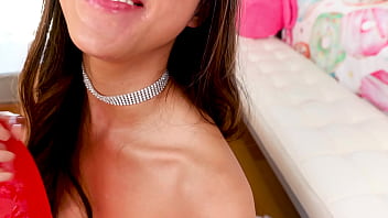 Alexia Anders Menghisap Kontol Besar Sampai Ke Ujung Tenggorokan, Wajahnya Ditumpuki Dan Dihujani Sperma Yang Ditelan Habis – Wow!