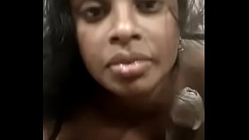 Bhabhi Desi Yang Haus, Menenggak Sperma Dengan Penuh Nafsu