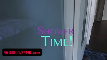 Kakak Tiriku Yang Mesum Menawariku Pijatan Demi Mengelus-elus Tubuh Seksiku