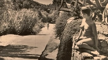 Ibu Alam Yang Menggoda Dengan Keindahan Purba