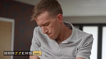 Danny D Awali Harinya Dengan Menggila, Menghajar Memek Basah Elisa Calvi Setelah Godaan Pagi Yang Menggoda