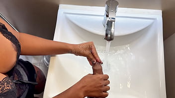 Menangkap Pacarku Ngentot Ibu Tiriku