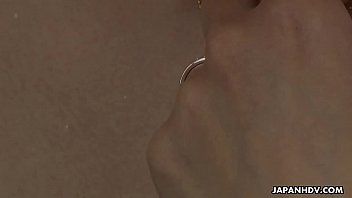 Gadis Asia Cokelat Telanjang Menggesek-gesek Dengan Jari-jari Panjangnya Yang Menggoda