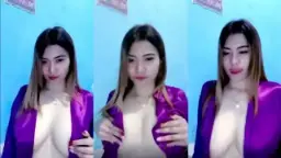 Belahan Payudara Mulus Hanny Yang Menggoda