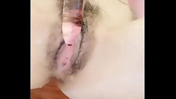 Cô Em Gái Trung Quốc Tuôn Trào Dòng Suối ướt át