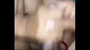 Desi Bhabhi Yang Menggairahkan Sedang Memerah Susu