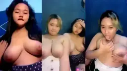 Dua Cewek Hot Live Streaming Pamer Payudara Menggoda