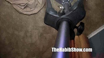 Arab Amatir Berbulu Merogoh Pantat Hitam Yang Tebal