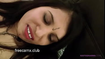 Gadis India Kavya Sharma Menggila Dengan Vibrator Listrik