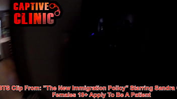 Adegan Panas Sandra Chappelle Yang Telanjang Bulat Di Balik Layar Kebijakan Imigrasi Baru, Terganggu Pesanan Makanan China, Tonton Adegan Ranjang Lengkapnya Di Bondageclinic