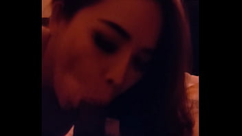 Gadis India Yang Menggoda Dengan Lekuk Tubuh Memikat