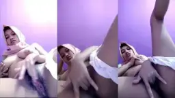 Gadis Hijab Montok Menggairahkan Yang Lagi Toge Dan Sange Colmek