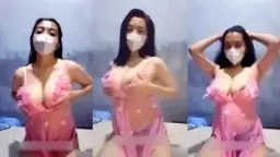 Live Streaming Cewek Montok Pakai Lingerie Pink