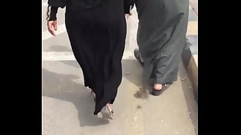 Gadis Cantik Menggoda Dengan Pose Sensual Di Kamar