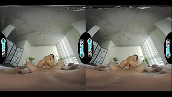 Gadis Pijat Asia Di Wetvr Mahir Teknik Susu Spesial Dalam Vr