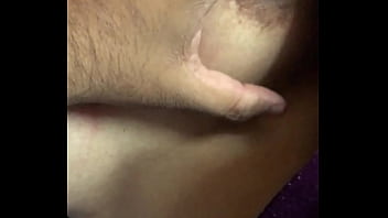 Payudara Perawan India Mengucurkan Susu Murni