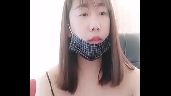 Tubuh Bergoyang Di Gogo Live