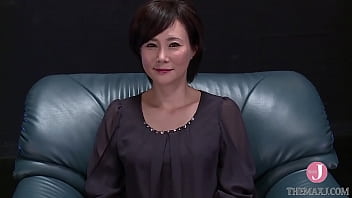 Menggila Di Ranjang, Luna Akasaka Tak Kuasa Menahan Rintihan Nikmat Saat Dihantam Dari Belakang