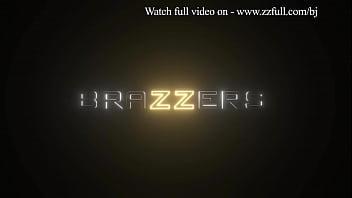 Mengangkang Di Jalan, Maya Woulfe Menggoda Di Brazzers – Tonton Adegan Panasnya Di Zzfull.com/bj