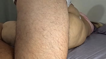 Membuat Ibu Mertua Bergairah: Sentuhan Sensual Di Kamar Pribadinya