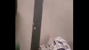 الملكة العربية تذل زوجها وتضربه بقسوة في الشارع – الجزء الثالث