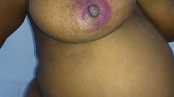 Wanita India Berdarah Panas, Vanitha, Memamerkan Payudara Besar Dan Memastikan Celahnya Mulus, Menggodai Dengan Sari Biru, Meremas Puting Dan Menggesek Kemaluan Hingga Klimaks