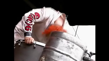 Slipknot Menggila Di Panggung: Aksi Brutal Dan Erotis Saat Konser 1999