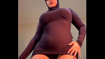 Gadis Berhijab Yang Seksi Bergoyang Menggoda