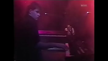 Tangis Dan Nafsu – Pertunjukan Panas 1983