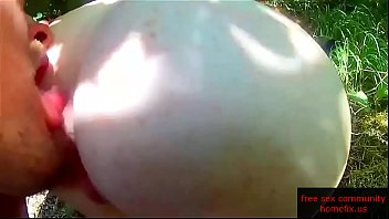 Cowok Rusia Ngentot Janda Merah Ranum Di Pinggir Danau