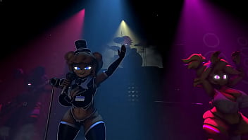 Fazclaire Menggoyang Pantat Dengan Caramelldansen Di Atas Panggung