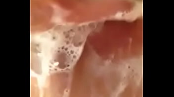 Gadis Tionghoa Manis Menggoda Diri Sendiri Di Bawah Guyuran Air Hangat【langganan Untuk Video Panas Tiap Hari】