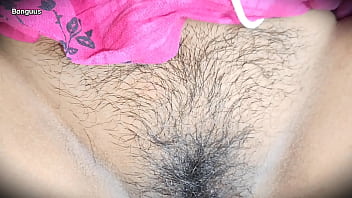 Menggoda Ibu Teman Yang Seksi Saat Suaminya Pergi