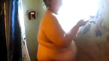 Adik Tiri Dan Kakak Tiri Berbagi Kenikmatan: Mulut Dan Tangan Menggoda, Pancuran Air Membasahi Tubuh Yang Bergairah