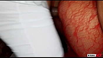 Mamãe Noel Danny, A Gostosa, Ganha Dois Perus De Natal E Seus Amigos A Levam Para Enfiar Com Força Os Perus Na Boceta Dela