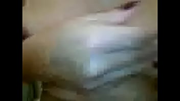 Gadis Oriental Kembali Menggoda Dirinya Dengan Penuh Nafsu