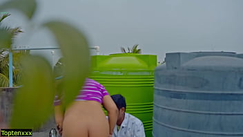 Ngentot Hot Di Atas Atap! Jangan Sampai Keluar Di Dalam Memek