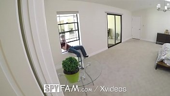 Kakak Tiri Genit Yang Agresif Memanfaatkan Keadaan