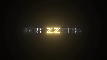 Sperma Membasahi Wajah Yasmina Khan Di Brazzers – Tonton Adegan Panasnya Di Sini