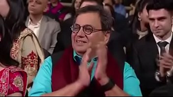 Gadis India Yang Menggoda Dengan Lekuk Tubuh Memukau