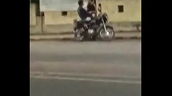 Gadis India Di Navsari Kaliawadi Beraksi Mesra Di Jalanan